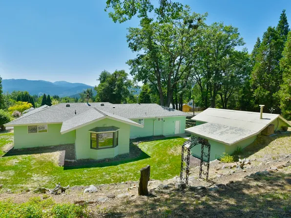 712 Old Mc Cloud Rd, Mount Shasta, CA 96067