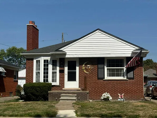 810 London Ave, Lincoln Park, MI 48146