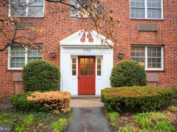 1712 W Abingdon Dr APT 301, Alexandria, VA 22314