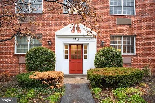 1712 W Abingdon Dr #301 Photo 1 1712 W Abingdon Dr #301 Photo 1