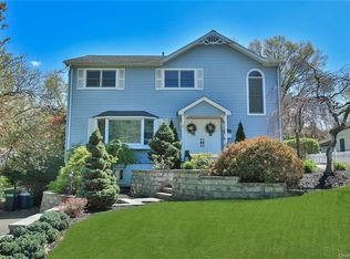 7 Capt Shankey Dr, Garnerville, NY 10923