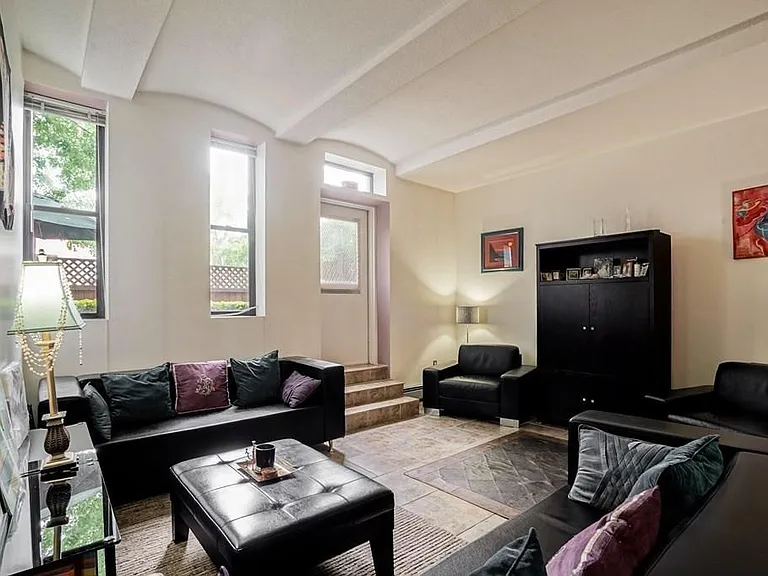 60 Gibson St #103 — Photo 1