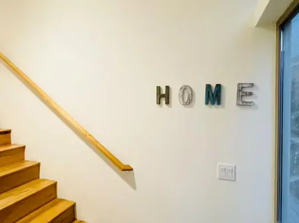 3812 Whitman Ave N, Seattle, WA 98103