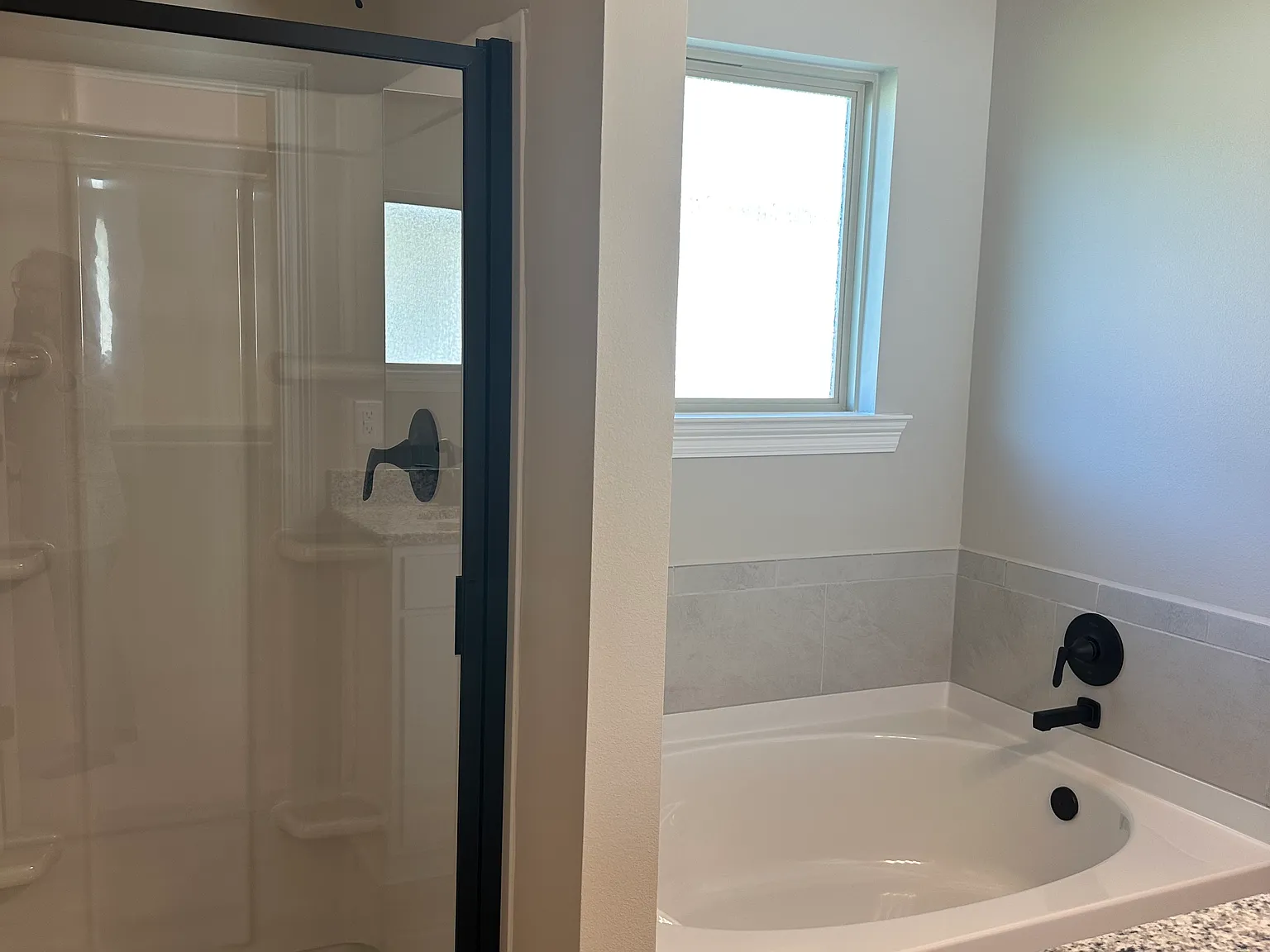 4 bed, 1550 sqft, $2,130 — Photo 3