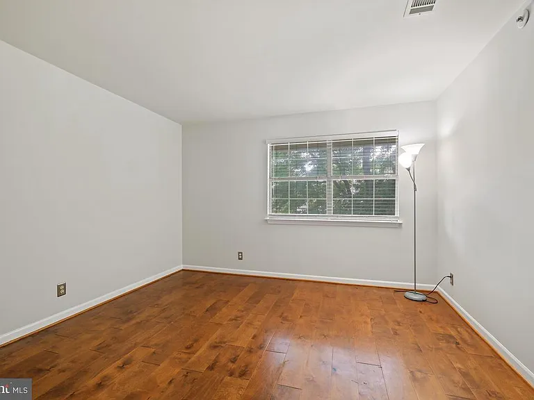 5716 Chapman Mill Dr #200 — Photo 17