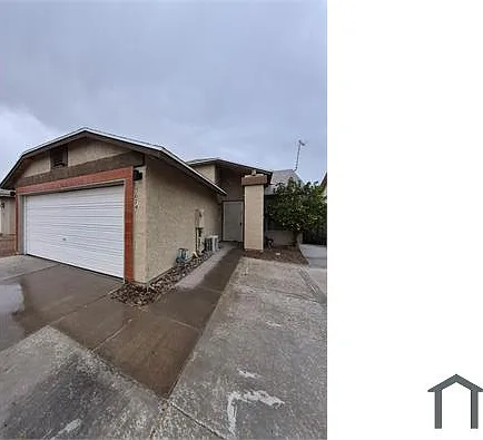 3074 W Camino Fresco — Photo 11
