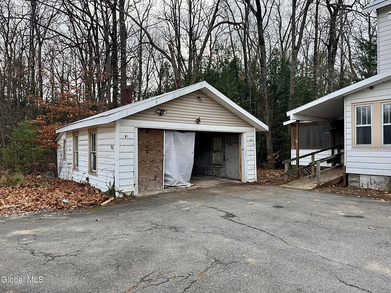 3rd image of 4062 Rockwell Street