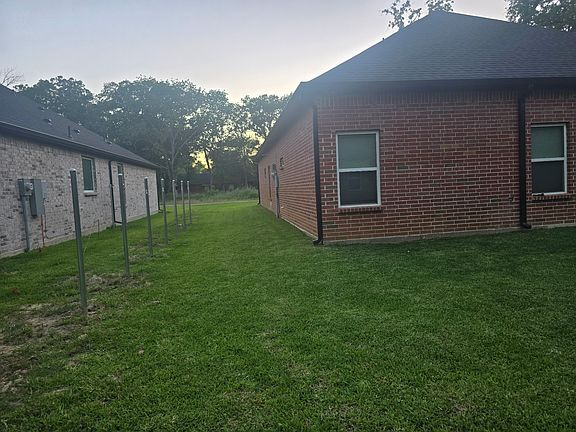 3rd image of 120 Dogwood Dr
