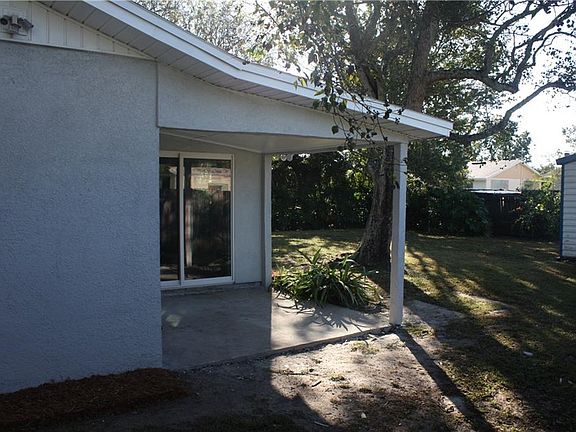 4th image of 670 W Tropicana Ct