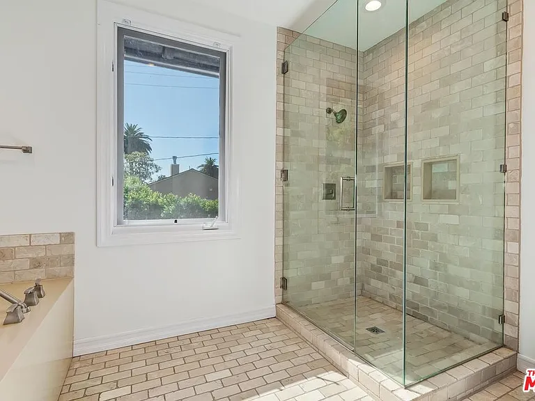 2890 Forrester Dr — Photo 30