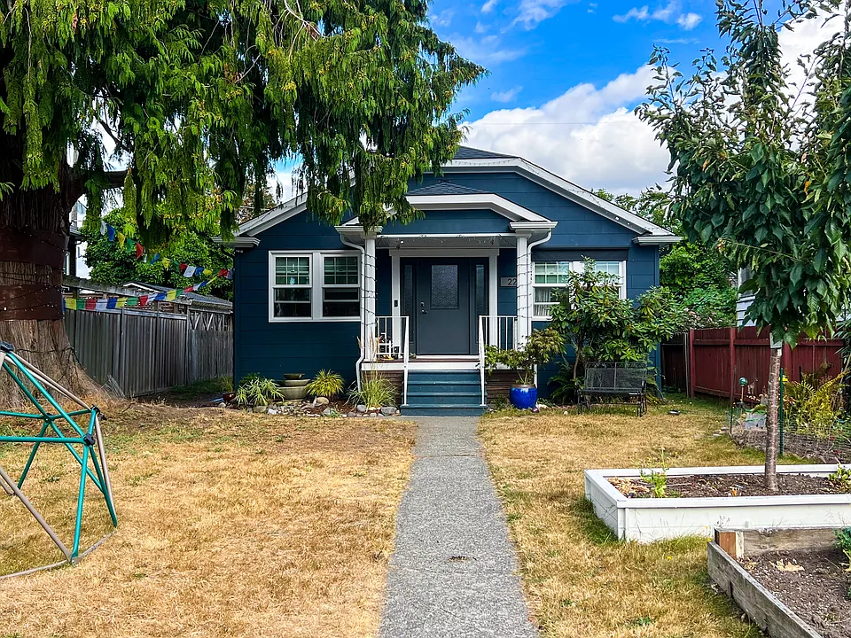 2210 45th Ave SW