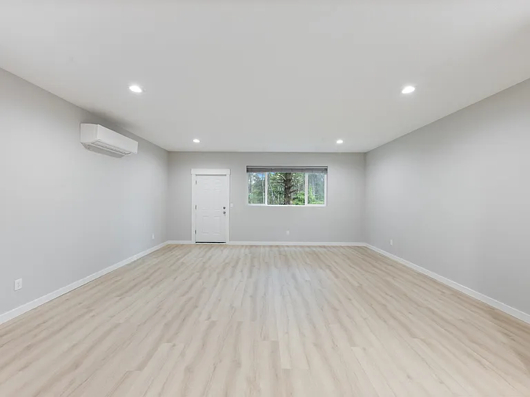427 SE Inlet Ave — Photo 9