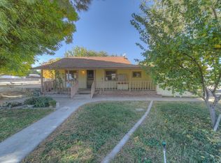 1620 W Menlo Ave, Hemet, CA 92543