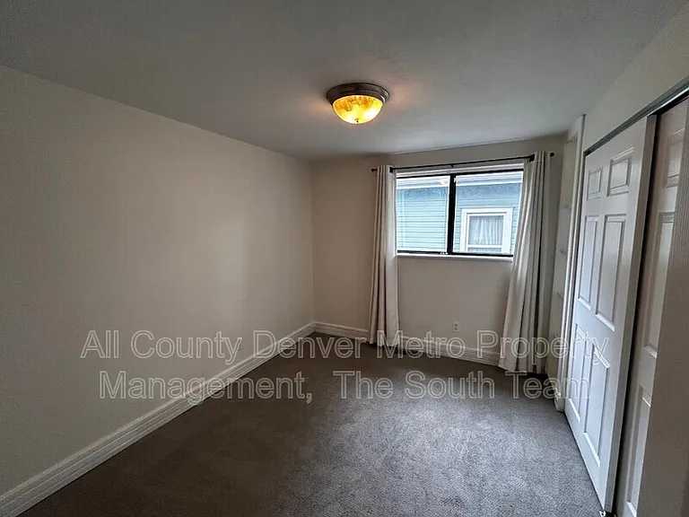 2820 S Acoma St — Photo 5