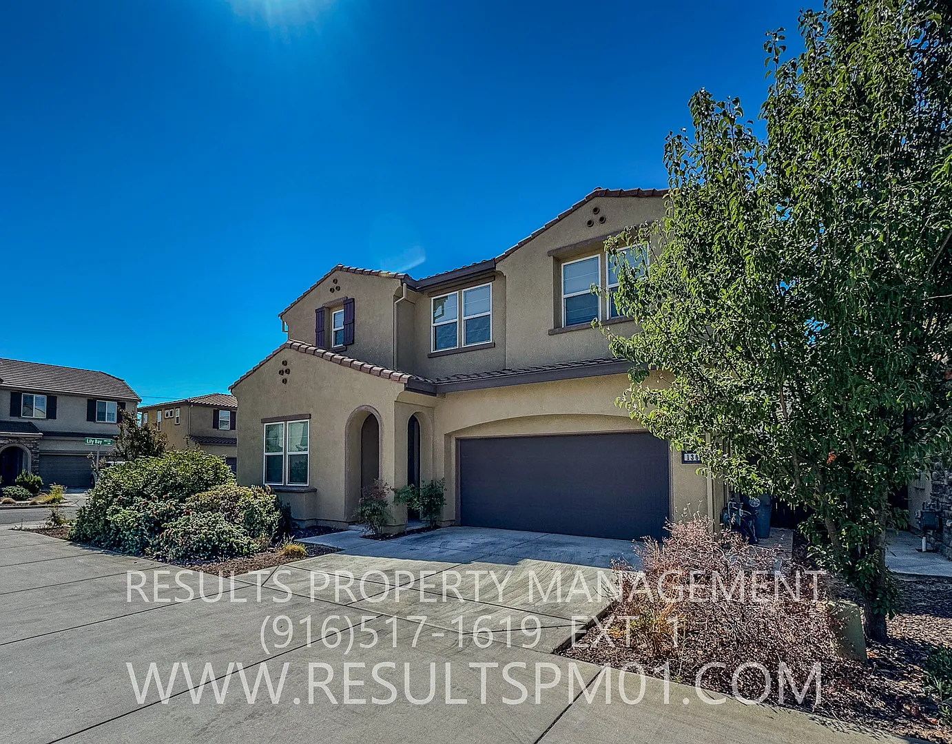 Gorgeous luxury Home! Great price! Spacious 4 bedroom w/Loft — Photo 1