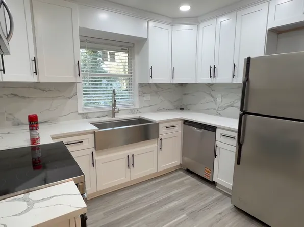 1132 Grace Dr, Forest Park, GA 30297