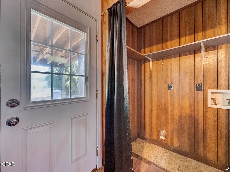 929 Marina Dr — Photo 6