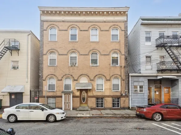 379 E Kinney St, Newark City, NJ 07105