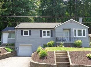 4772 Vera Cruz Rd, Emmaus, PA 18049