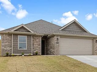 293 S Nightfall Ave, Farmington, AR 72730