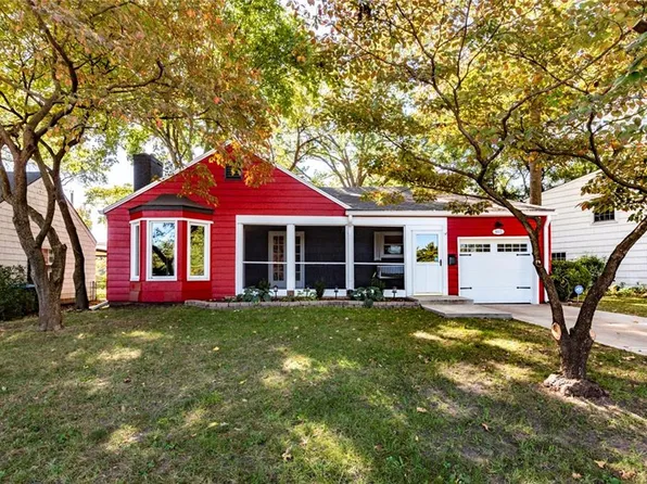 4113 W 67th St, Prairie Village, KS 66208