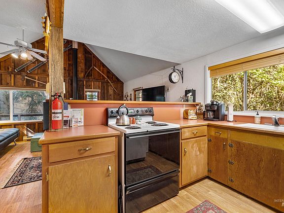 4th image of 433 McGinnis St