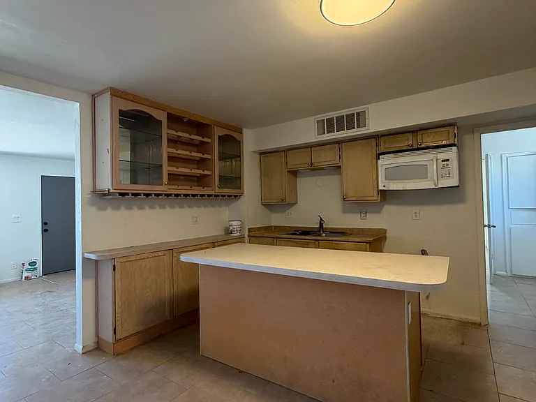 1729 W Pueblo Ave — Photo 6