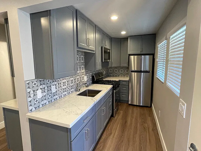 3128 Grim Ave — Photo 4