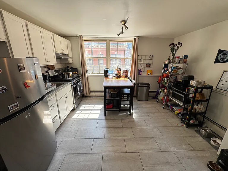 187 S Orange St #2A — Photo 7