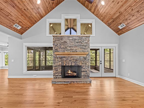 5th image of 709 Keowee Bay Cir