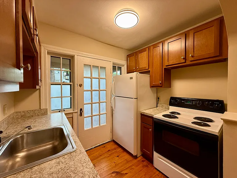 2525 Glenmary Ave #1 — Photo 17