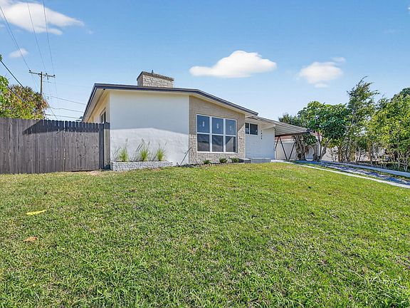 5th image of 1426 Hillcrest Dr Drive
