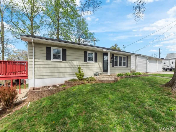 402 W Schaefer St, Columbia, IL 62236