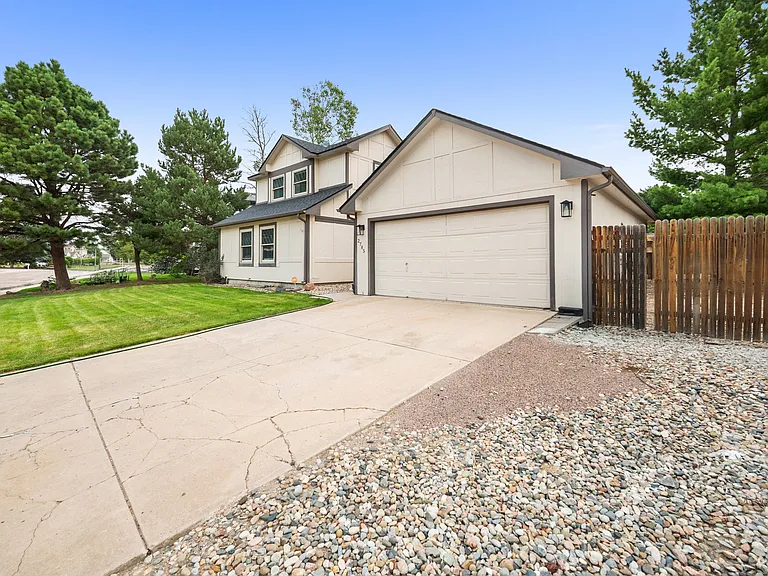 2785 Frazier Ln — Photo 4