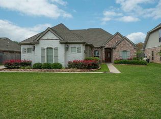 2485 Whisper Wind Dr, Beaumont, TX 77713