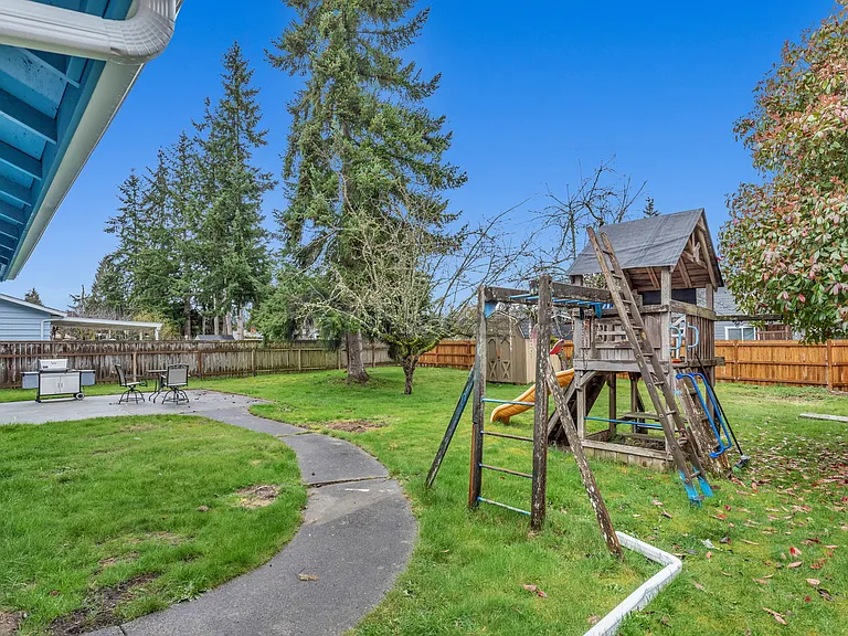5300 172nd St SW — Photo 37