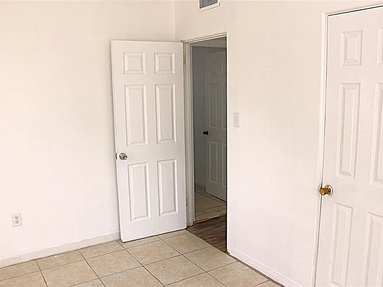 520 Hacienda Ct — Photo 13