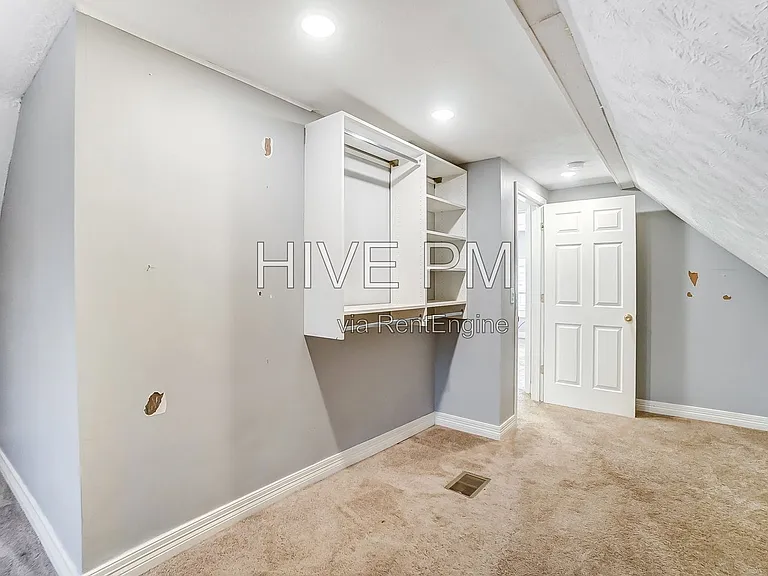 3246 Linwood Ave #2 — Photo 34