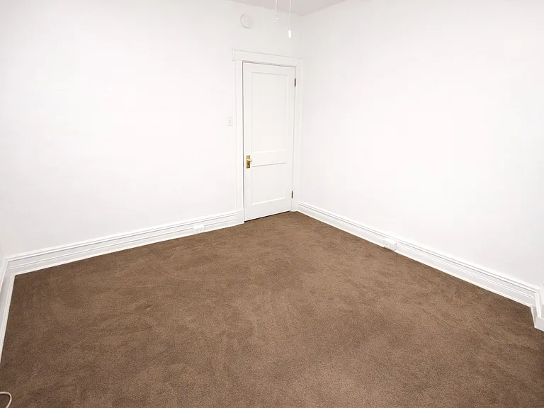 5820 Forbes Ave — Photo 4