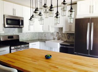 40476 Village Wood Rd, Novi, MI 48375