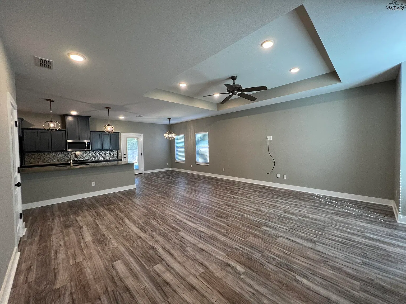 4 bed, 2.0 bath, 1896 sqft, $2,650 — Photo 3