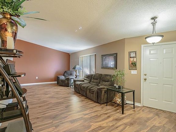 5th image of 8462 Cypress Lake Cir
