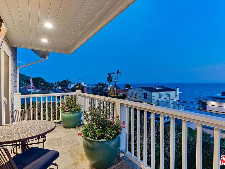 25129 Malibu Rd — Photo 33