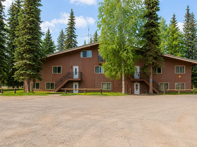 Lakefront Apartments for Rent in North Pole, AK | Beaver Lake Apartments — Photo 1