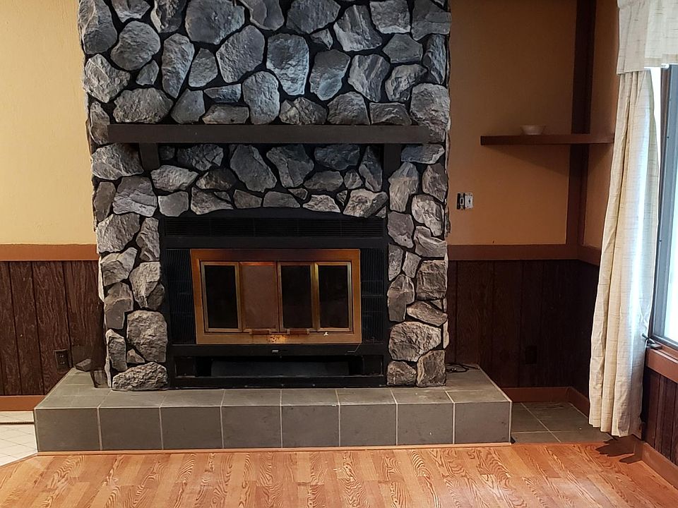 2nd image of 2772 Basswood Blvd