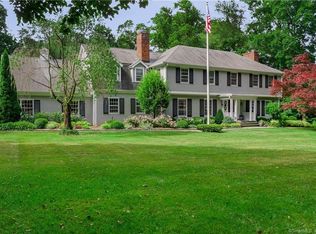 8 Stephanie Ln #R, Darien, CT 06820