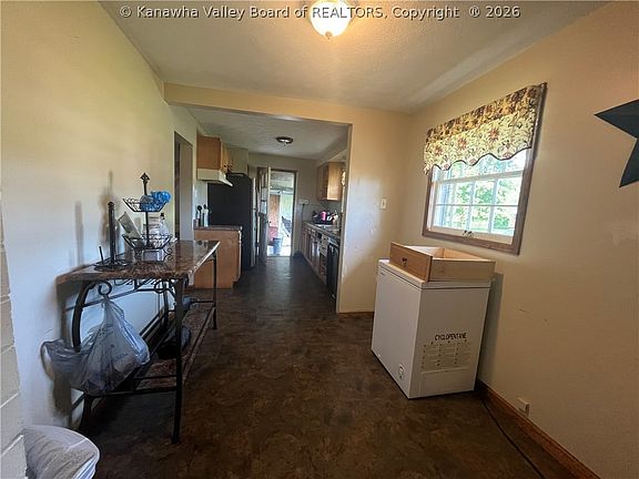 5th image of 499 Staffhouse Rd