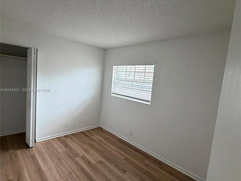 2557 NW 60th Ter — Photo 11