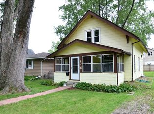 1715 Eustis St, Lauderdale, MN 55113