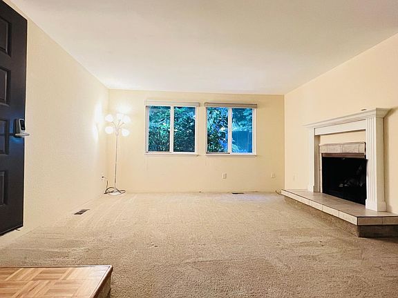 3rd image of 12004 Slater Ave NE APT F2